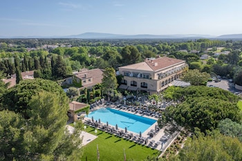 le vallon de valrugues hotel spa and villas