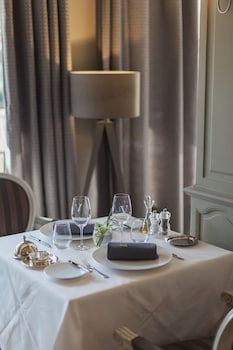 le vallon de valrugues hotel spa and villas