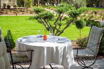 le vallon de valrugues hotel spa and villas