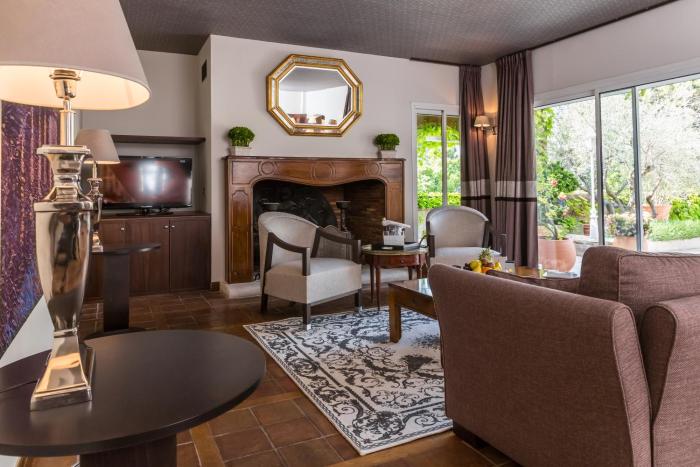 le vallon de valrugues hotel spa and villas