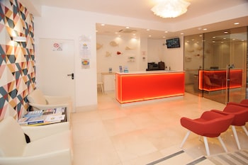 apartamentos poniente playa