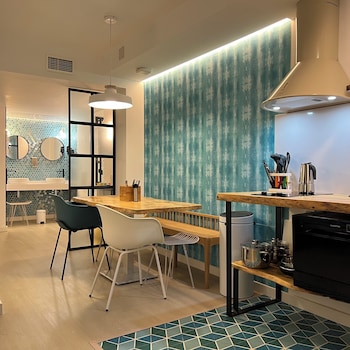 apartamentos poniente playa