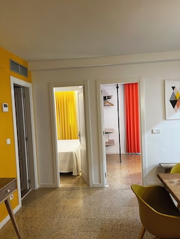 apartamentos poniente playa