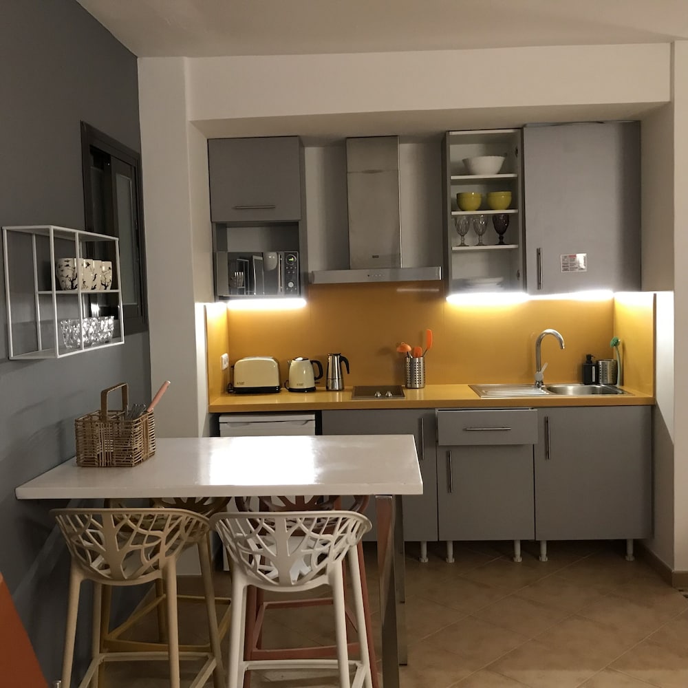 apartamentos poniente playa