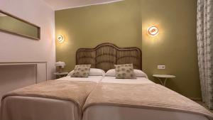 apartamentos poniente playa