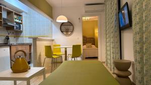 apartamentos poniente playa