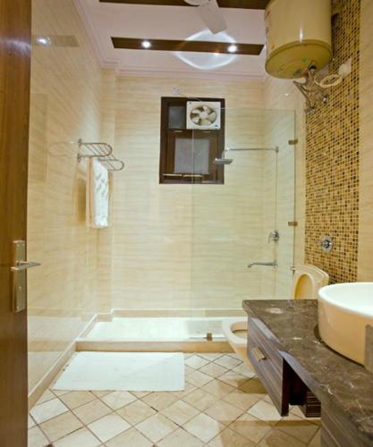 evergreen suites defence colony