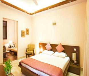 evergreen suites defence colony