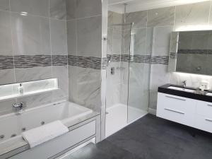 the diplomat hotel and spa