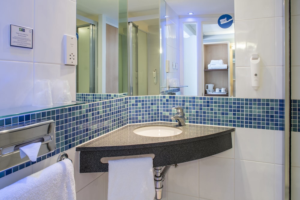 holiday inn express leicester city an ihg hotel