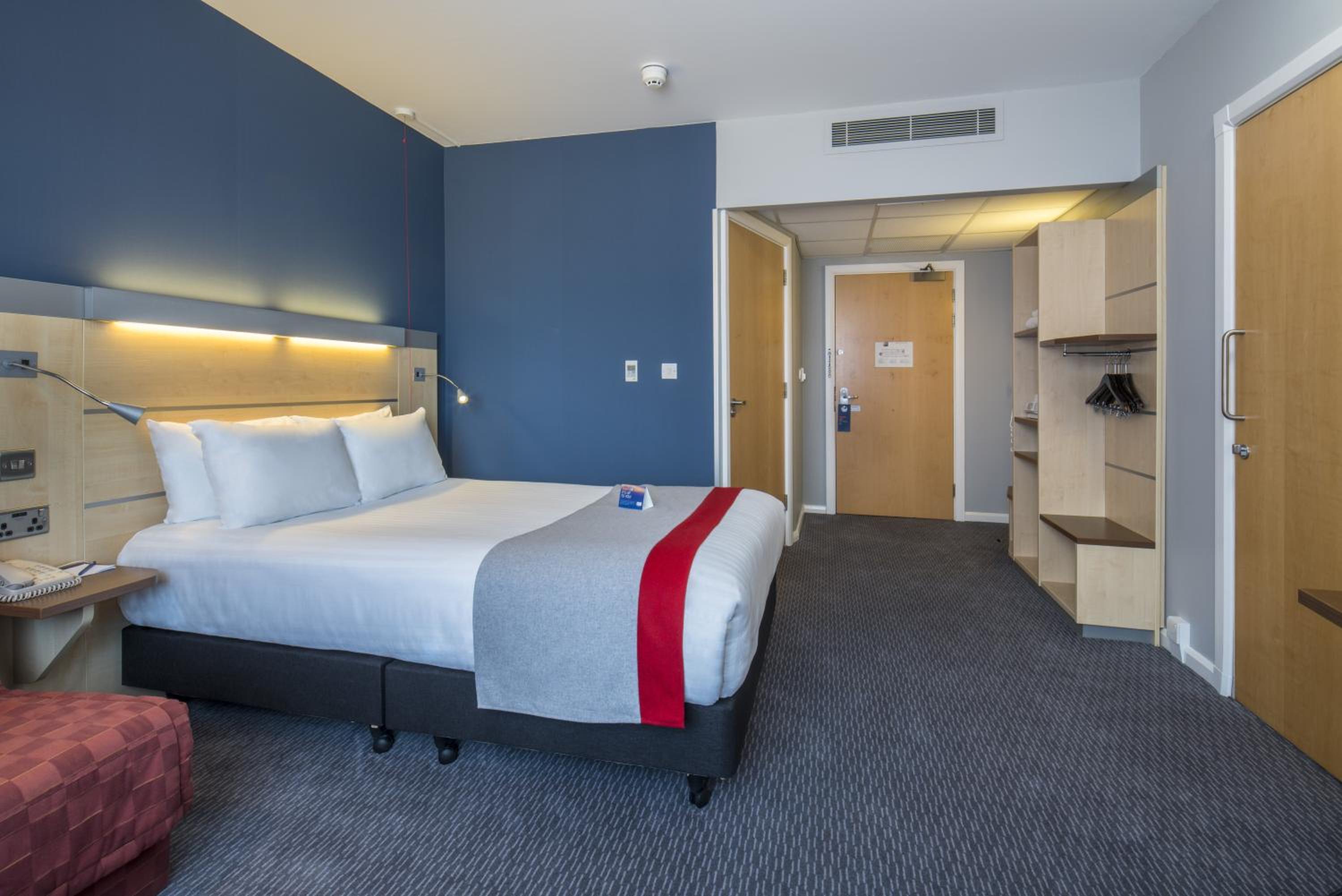 holiday inn express leicester city an ihg hotel
