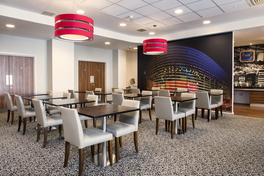 holiday inn express leicester city an ihg hotel