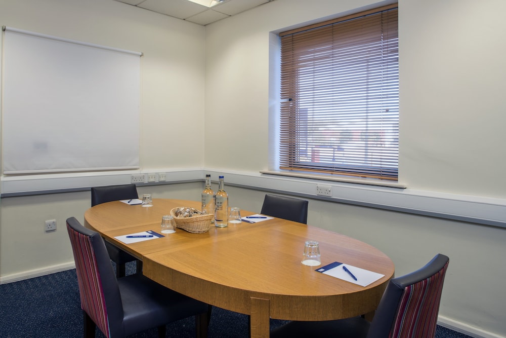 holiday inn express leicester city an ihg hotel