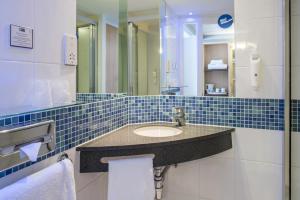 holiday inn express leicester city an ihg hotel