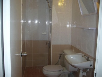 dmk donmueang airport guesthouse