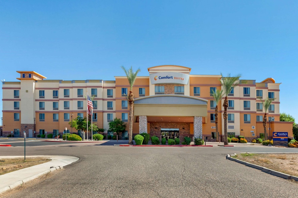 comfort suites glendale state farm stadium area