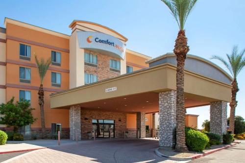 comfort suites glendale state farm stadium area