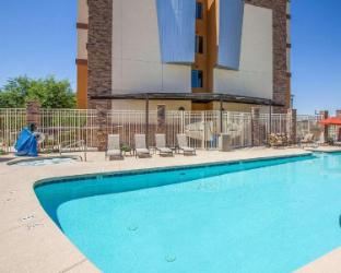 comfort suites glendale state farm stadium area