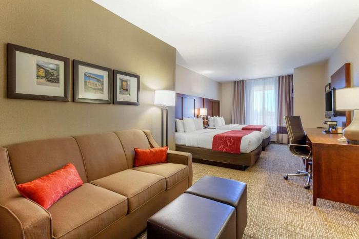 comfort suites glendale state farm stadium area