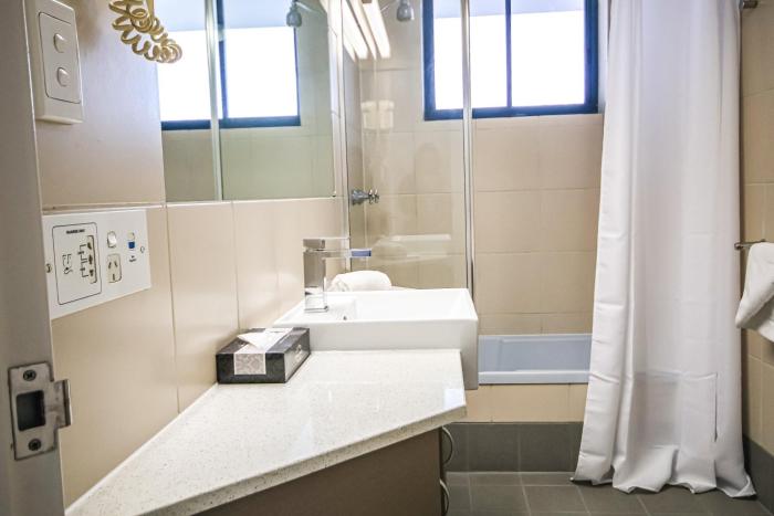 central dockside apartment hotel