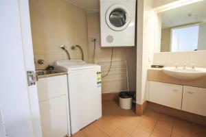 central dockside apartment hotel