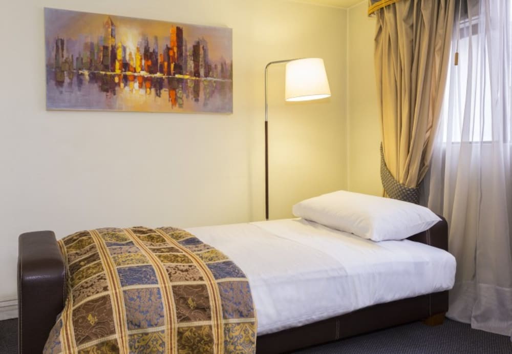 park plaza apartments