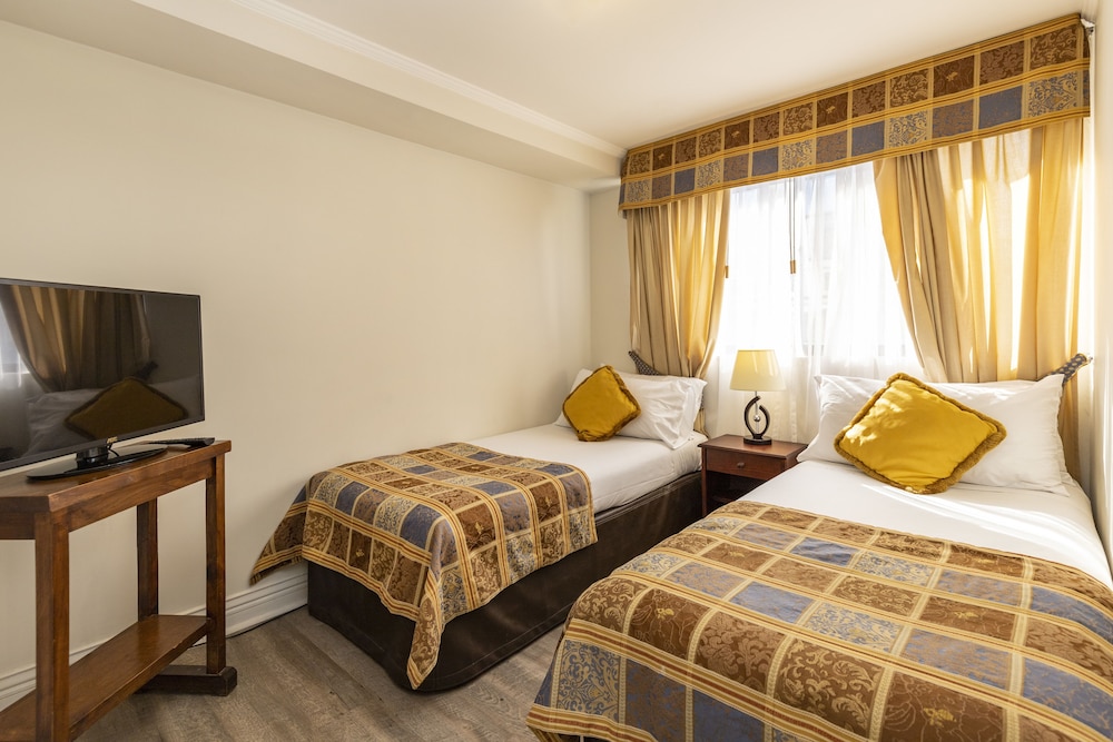 park plaza apartments