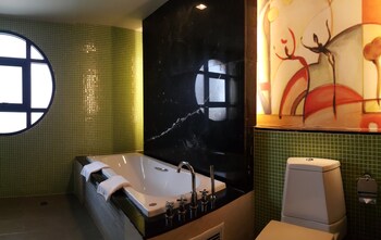 Long Beach Garden Hotel And Pavilions,,4 star