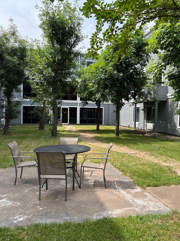 alexis hotel and banquets dallas park central galleria