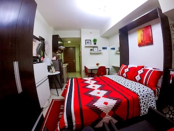 studio condo at horizons 101