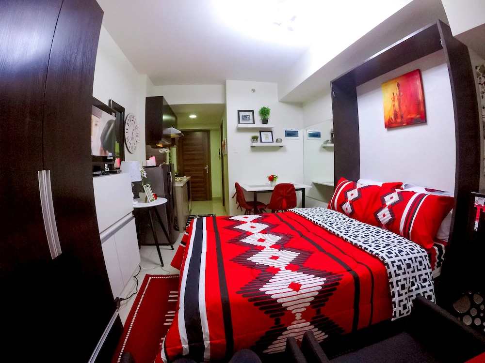 studio condo at horizons 101