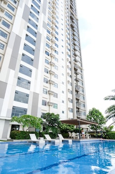 studio condo at horizons 101