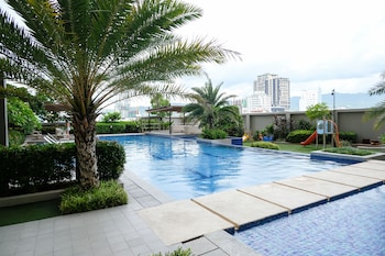 studio condo at horizons 101