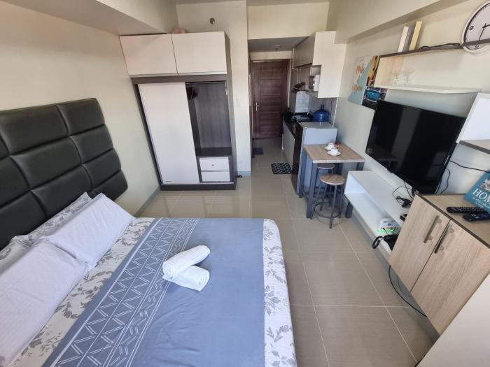 studio condo at horizons 101