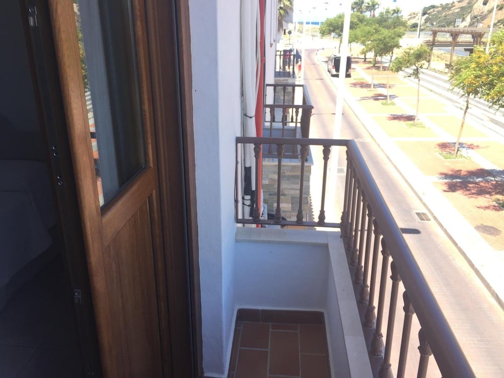 hotel almadraba