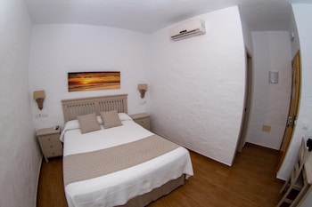 hotel almadraba