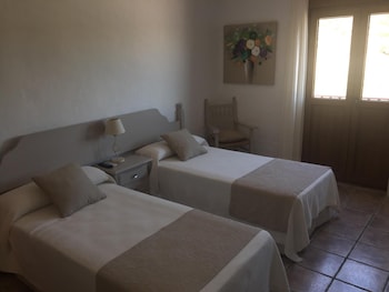 hotel almadraba