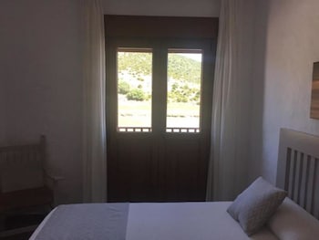 hotel almadraba