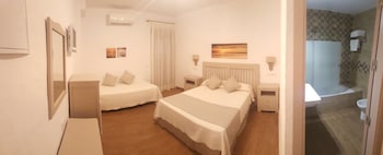 hotel almadraba