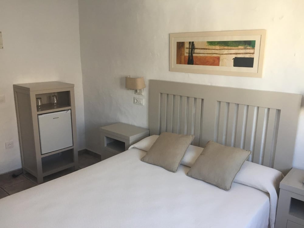 hotel almadraba