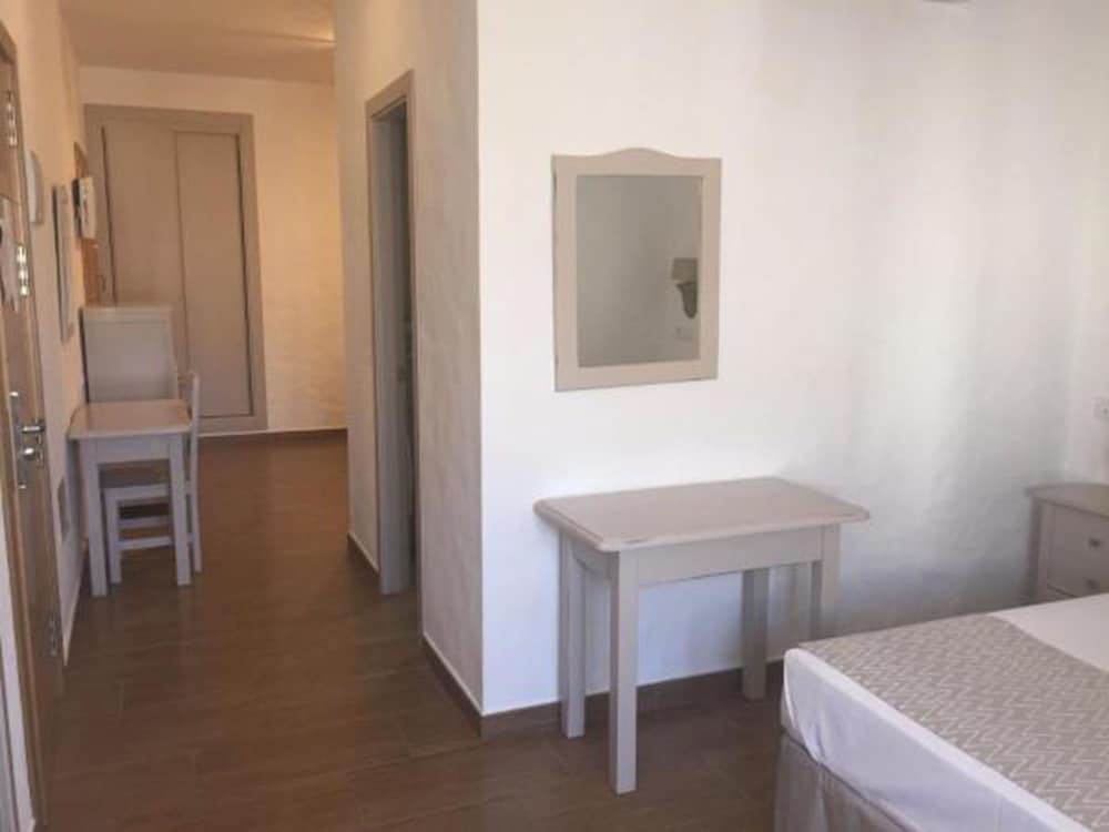 hotel almadraba