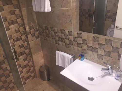 hotel almadraba