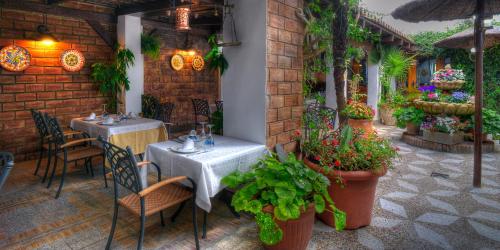 hotel almadraba