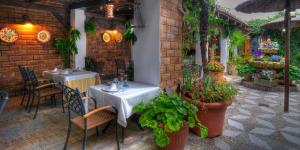 hotel almadraba