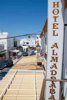 hotel almadraba