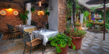 hotel almadraba
