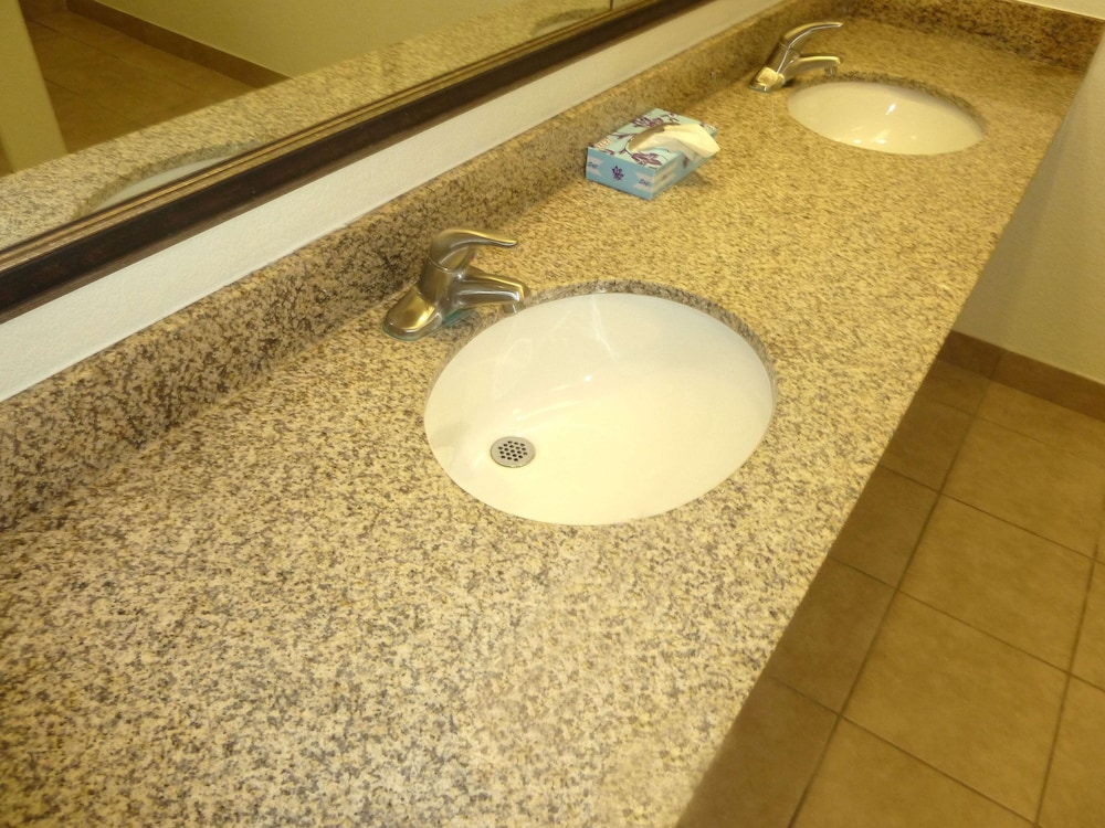 americas best value inn and suites gun barrel city