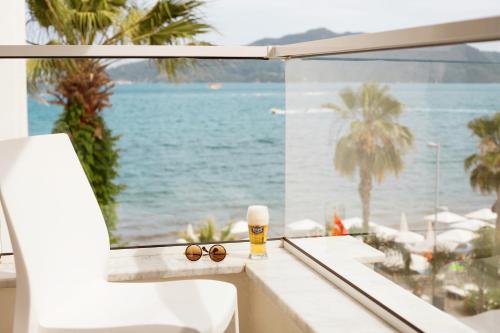 the beachfront hotel adult only 16 plus