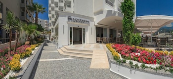 the beachfront hotel adult only 16 plus