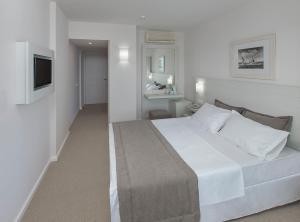 the beachfront hotel adult only 16 plus